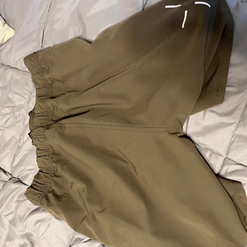 Ten Thousand Medium Short Green